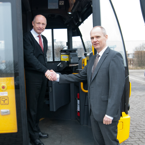 Peter Lanng Nielsen sætter sig i førersædet hos Keolis