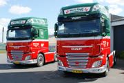 Lastbilmgleren leverer nye DAF'er til Niels Pagh Transport A/S