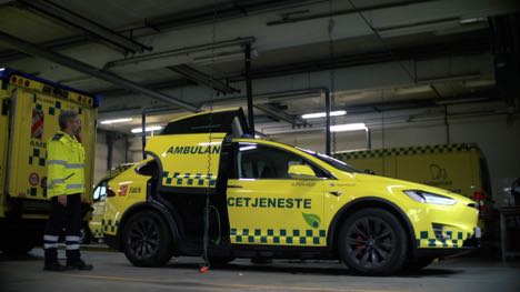 Ambulancen er en udbygget el-bil