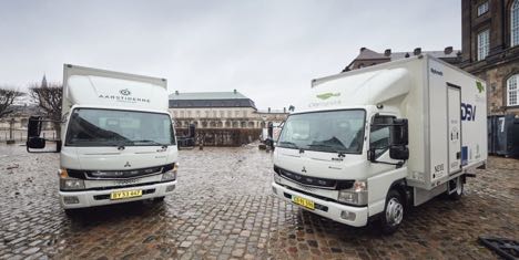Elektriske Fuso-lastbiler er kørt ud på danske veje