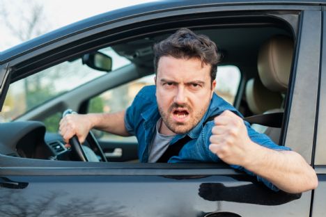 Hver tredje bilist har gjort aggressive fagter i trafikken