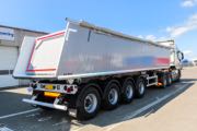 Aarhus-vognmand har fet ny fire-akslet tip-trailer i Hedensted
