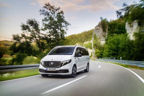 Mercedes-Benz har sat strøm til en minivan