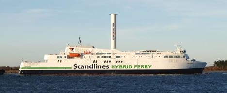 Hybrid-færge sætter sejl