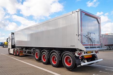 Sydvestjysk vognmand krer med ny fire-akslet tip-trailer