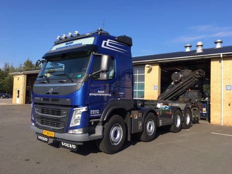 Vestjysk entreprenør ruller ud med fire trækkende aksler