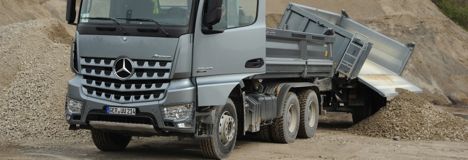 Per Fischer har pr�vek�rt entrepren�rbiler fra Mercedes-Benz 