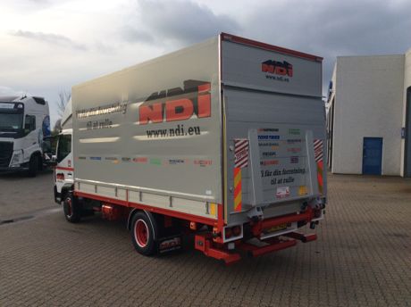 Dæk-firma dækker sig ind med ny lastbil på Fyn