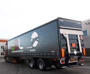 Transport-virksomhed har f�et tre nye to-akslede trailere