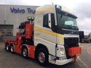 Den frste Volvo FH er hvid og krer hos Hviid