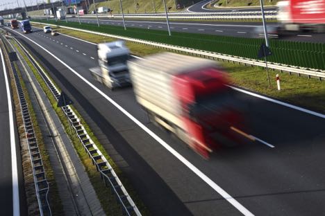 Lastbiler og busser kan f en bizz til hele Europa 