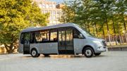 Busser fra Setra og Mercedes-Benz fylder p busstand