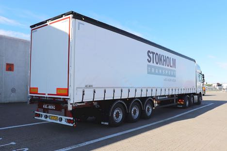 40 r gammelt transportfirma fr ny tre-akslet gardintrailer