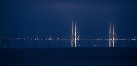 resundsbron skal have ny belysning p sine pyloner