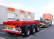 Krren kan tage en container op fra jorden