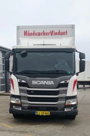 Lastbilen er ny for vinduesfabrikken