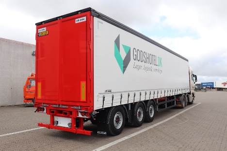 Greve-virksomhed tager tre-akslet trailer med gardiner og truckbeslag i brug