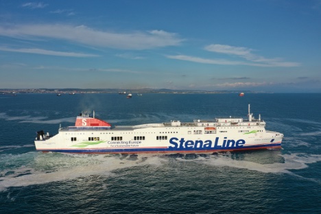 Svensk rederi får første af to forlængede ro/pax-skibe leveret