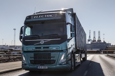 Lastbilproducent vil skubbe til elektriske lastbiler med online-event