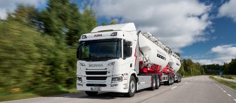 Elektrisk vogntog kører med flyveaske fra kraftværk