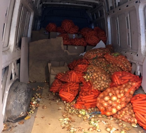Politiet fandt 2.000 liter finsprit i varevogn