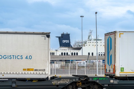 Dansk rederi-koncern køber tysk tog-operatør