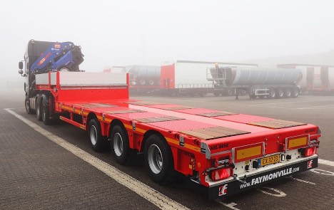 Vognmand ved Næstved har hentet en ny maskintrailer i Hedensted