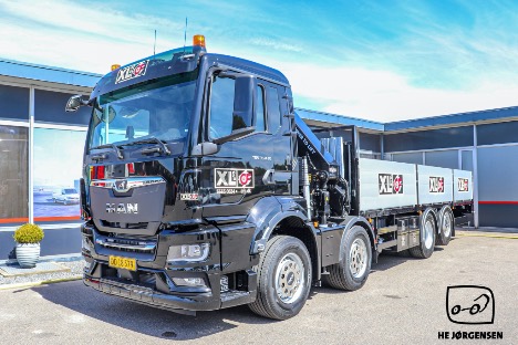Byggecenter i K�ge k�rer ud med ny MAN med kran og lad