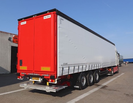 Fleksibel gardintrailer skal køre for transportvirksomhed i Billund