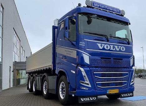 Randers-vognmand fik fire-akslet forvogn fra Volvo Trucks