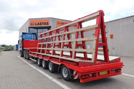 Vognmand fra Thy tager elementerne med på ny nedbygget fire-akslet trailer