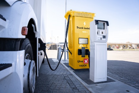 Selskab med olie i tanken er med på elektrisk messe