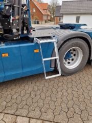 Bane-entrepren�r har f�et opbygget ny bogie-tr�kker med 26 tm-kran