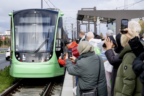 Danmarks tredje letbane kørte med 15.000 passagerer den første dag