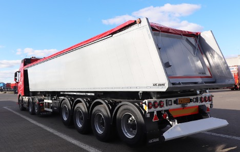 Vognmand i Sorø hentede grustrailer i Østjylland