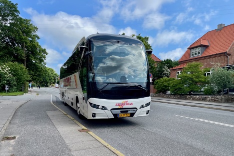 Mandag prøvekører vi en ny turistbus fra Neoplan