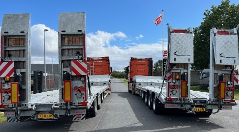 Aalborg-vognmand hentede to maskintrailere ved Silkeborg