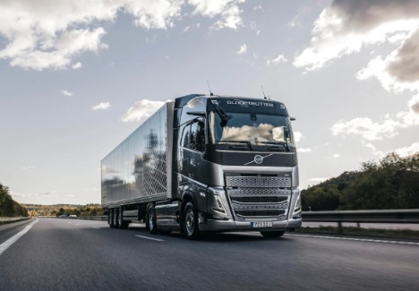 - N�r det g�lder sikkerhed, vil vi forts�tte med at udvikle og forbedre vores lastbiler