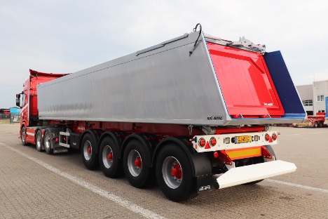 Kalundborg-vognmand har f�et ny fire-akslet tiptrailer 