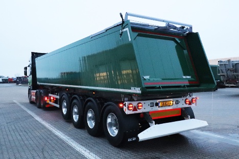 Tiptrailer med fire aksler rummer 40 kubikmeter