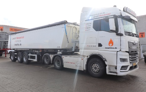 Tre-akslet city tip-trailer kan rumme 34 kubikmeter I kassen