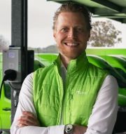 Pakkedistribut�r k�rer elektrisk det sidste stykke