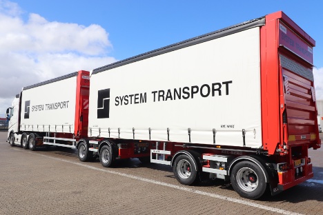 Transportvirksomhed med hoveds�de i Herning hentede to trailere med en tr�kker